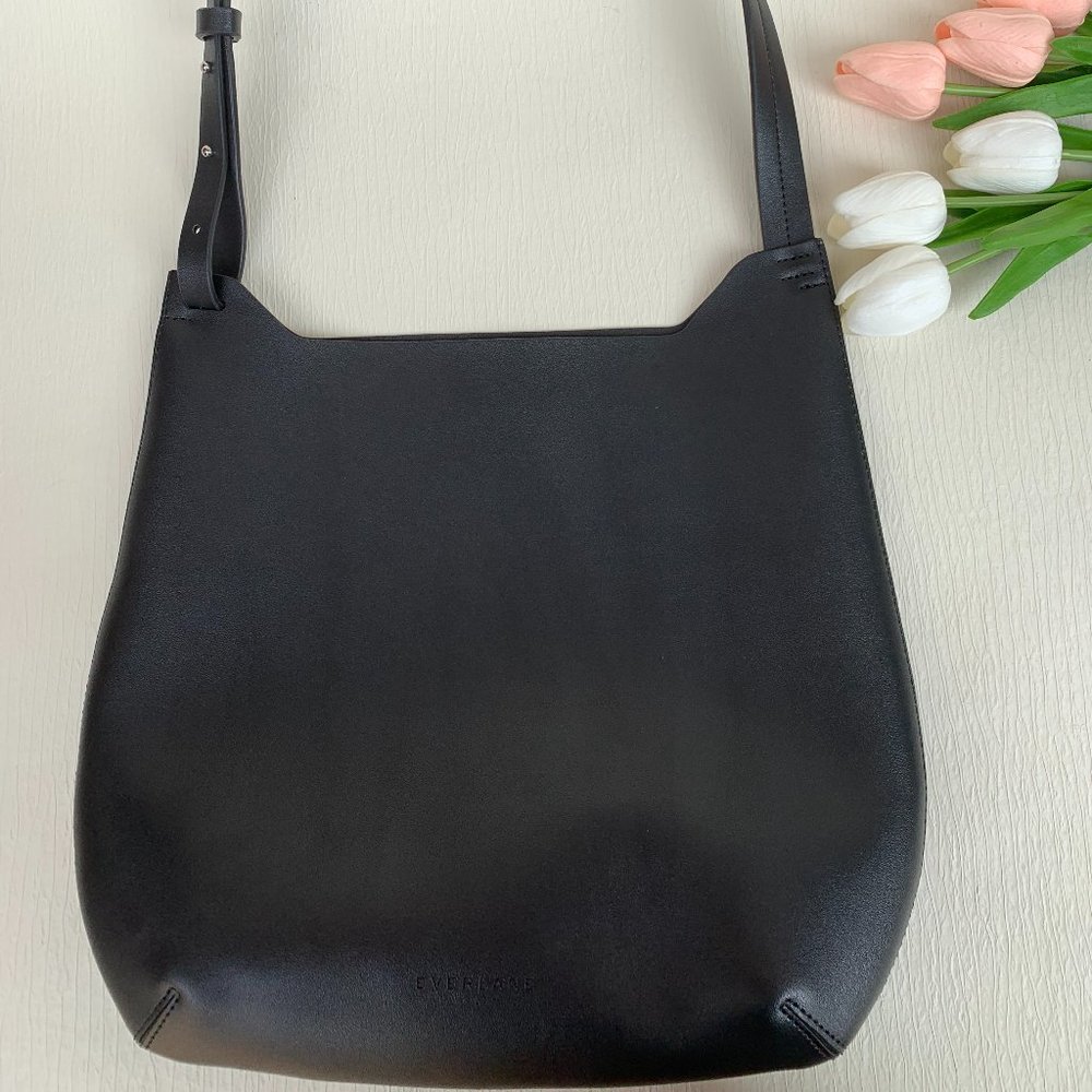 Everlane The Cactus Leather Hobo in black